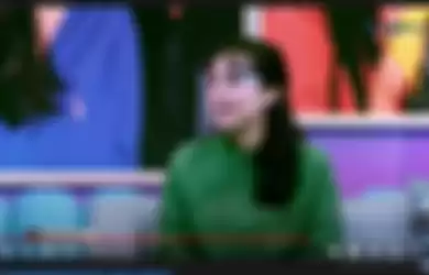 Puput Nastiti Devi saat jadi bintang tamu di salah satu TV Swasta