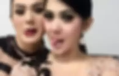 Syahrini dan Mulan Jameela