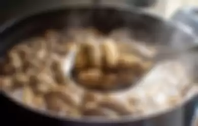 Siapa yang menyangka kalau kacang rebus juga bisa dijadikan obat alami penyakit mematikan ini