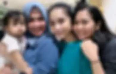 Caca Tengker, Nagita Slavina, Mama Rieta