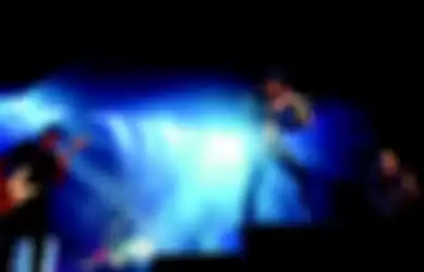 Vokalis Stone Temple Pilots dalam konser di Jakarta, Minggu (13/3/2011)