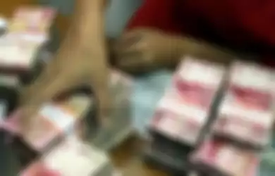 Nasabah bank BRI asal Bojonegoro alami hal aneh, uangnya seperti dicuri tuyul dalam semalam. Paginya masih 13 juta, besoknya tinggal 500 ribu.