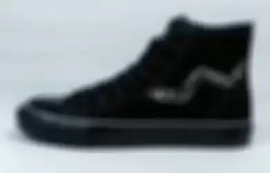 Sneakers High All Black Warrior