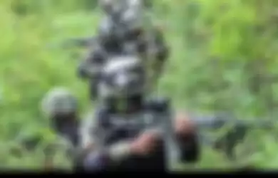 Ilustrasi: Prajurit TNI tengah berkonsentrasi saat melakukan pengintaian di Kampung Jalai, Distrik Sugapa, Intan Jaya, Papua