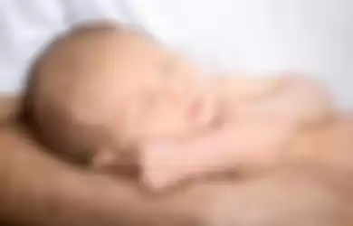 Jangan Anggap Sepele! Inilah Cara yang Aman untuk Menggendong Bayi yang Masih Berusia 3 Bulan