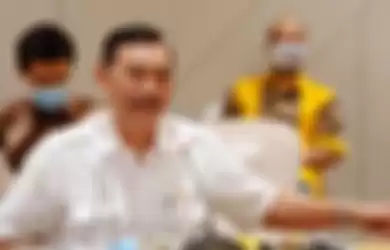 Luhut Binsar Pandjaitan sebut ada obat bantuan bagi pasien Covid-19.