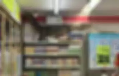 Viral Video Biawak Masuk Minimarket