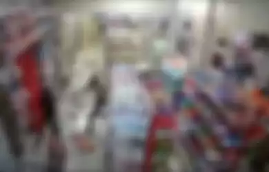 Rekaman CCTV di pusat perbelanjaan saat Gempa Malang terjadi 