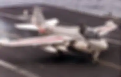Kisah Heroik Pilot yang Berhasil Daratkan Pesawat dan Selamatkan Sobatnya Ketika Tubuh Navigatornya itu Keluar di Tengah Penerbangan, ‘Saya Tidak Ingin Mati’