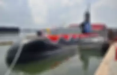 KRI Alugoro kapal selam buatan Indonesia.