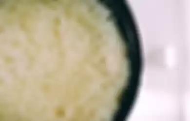 Ilustrasi nasi di rice cooker - Merendam panci rice cooker untuk membersihkan sisa nasi ternyata merupakan tindakan tidak tepat. 