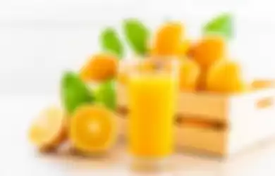 Jus jeruk menjadi minuman yang cocok dikonsumsi saat sahur dan buka puasa, ahli jelaskan 3 manfaatnya untuk tubuh.