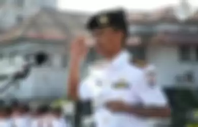 Mantan Komandan Satuan Kapal Selam TNI AL Kolonel Laut (P) Iwa Kartiwa semasa masih sehat dan bertugas yang kini terbaring sakit di kediamannya Tasikmalaya.