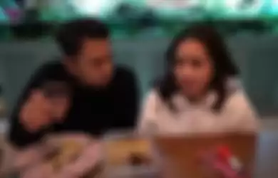 Nagita Slavina menangis di hadapan Raffi Ahmad.