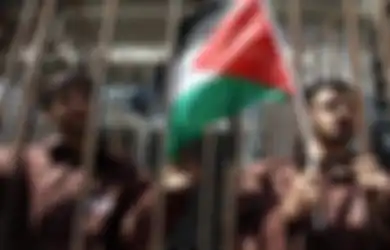 Bertekad Babat Habis Keturunan Warga Palestina Agar Seutuhnya Musnah, Israel Gigit Jari Temui Keberanian Pemuda Palestina Selundupkan Calon Kehidupan Ini Agar Jadi Putra Putri Palestina di Masa Depan