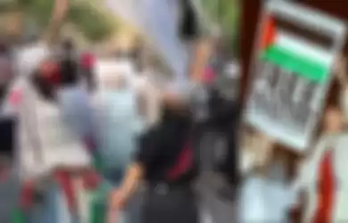 Bella Hadid saat ikut aksi membela Palestina.