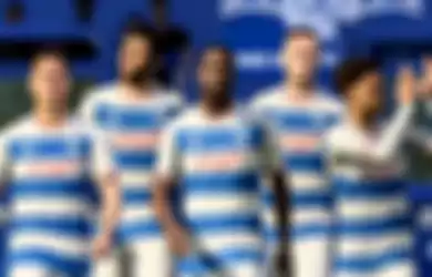 Kiyan Prince bersama dengan para pemain QPR lain di Career Mode FIFA 21