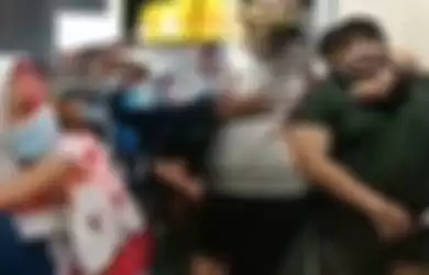 Viral video bocah disiksa ayah kandungnya di Serpong, Tangerang Selatan. Pelaku bernama Wahyu Handoko kini telah ditangkap anggota Polres Metro Tangerang Selatan 