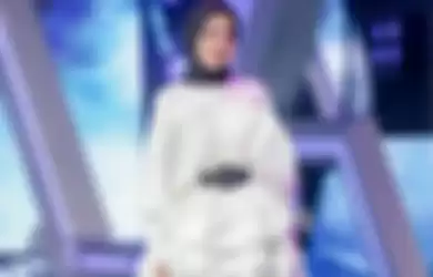 Nissa kembali hibur fans dengan balutan outfit hitam putih