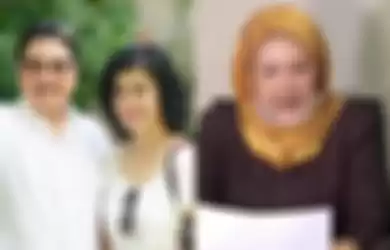 Wanita ini mengaku istri sah pertama Hotma Sitompul