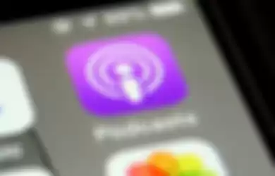 Ilustrasi Apple Podcast di iPhone