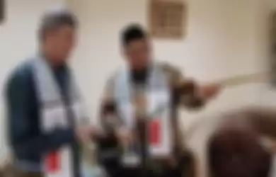 Fadli Zon saat bersama Duta Besar Palestina. Fadli Zon positif Covid-19 usai menerima 2 kali suntikan vaksin Corona pada Maret Lalu. 