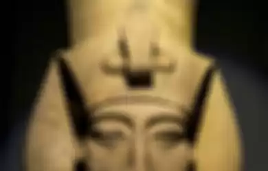 Meskipun pemerintahan Akhenaten mengalami reformasi agama besar-besaran dan perkembangan artistik tertentu, warisannya hancur di bawah firaun kemudian. Putra Akhenaten, Tutankhaten, mengembalikan Amun yang dipermalukan sebagai raja para dewa, dan dia mengganti nama dirinya menjadi Tutankhamun. 