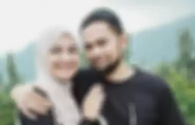 Shireen Sungkar bersama sang suami, Teuku Wisnu