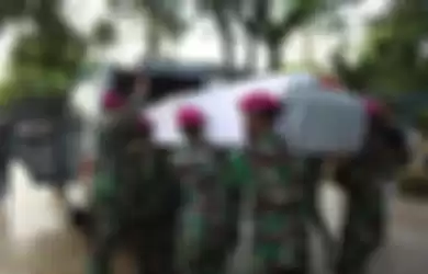 Kabar duka datang dari Korps Marinir TNI AL yang kehilangan prajurit terbaiknya di Papua.