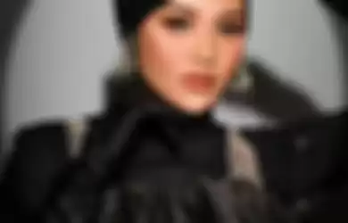 Fashion Hijab Aurel Hermansyah Istri Atta Halilintar yang Banjir Pujian saat Pemotretan