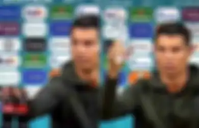 Bikin Sahamnya Anjlok Rp54 Triliun Setelah Botolnya Disingkirkan Ronaldo Pada Konferensi Pers Euro 2020, Tak Disangka Ronaldo Pernah Jadi Bintang Iklan Coca Cola Ini Fotonya