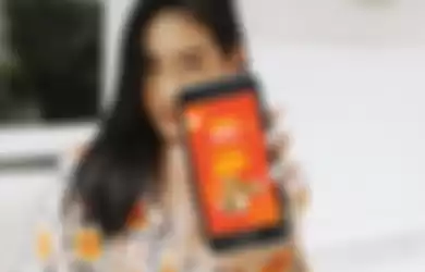 Alika Islamadina bersama Shopeepay membagikan rekomendasi jajanan lokal Jakarta.