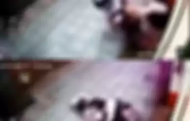 Sesosok wanita dengan kuat dan berani menendang pelaku curanmor, aksinya tertangkap kamera CCTV dan membuat netizen kagum