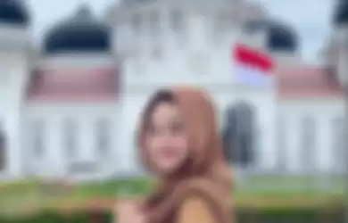 Ramadhinisari, pembuat video arisan sosialita yang menyertakan ritual penumbalan manusia di Pondok Indah, Jakarta Selatan.