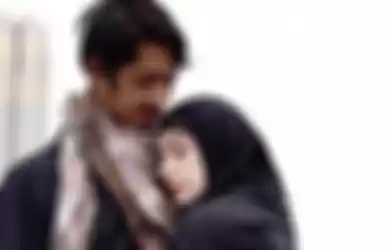 Putri Anne dan Arya Saloka saat melakukan umrah saat sudah jadi pasangan suami istri