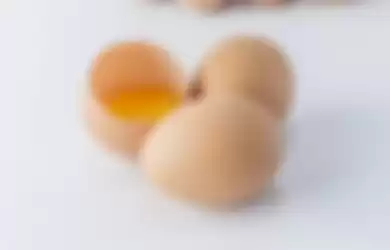 Ilustrasi telur pecah