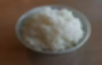 Ilustrasi semangkuk nasi. Ternyata menurut sains, mengonsumsi nasi dingin itu lebih menyehatkan dibanding nasi panas.