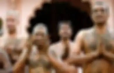 Warga India Lumuri Diri dengan Kotoran Sapi untuk Terapi Corona, Seorang Aktivis Ditahan Setelah Sebut 'Sains dan Akal Sehat' Adalah Obat Covid -19