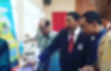 Mardani Hamdan, Satpol PP yang memukul wanita terus mendapat hujatan di media sosial. Foto lawasnya dirundung habis-habisan.