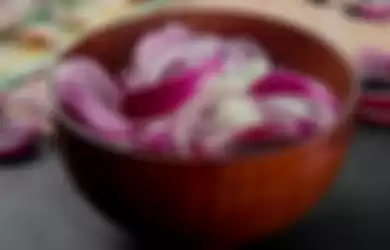 Ilustrasi cara bikin bawang goreng renyah