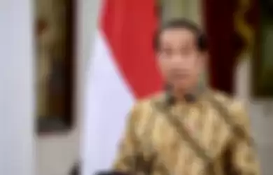 Presiden Joko Widodo saat memberikan keterangan perpanjangan PPKM level 4.