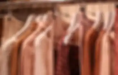 Jangan Tahunya Cuma Gantung Baju Saja, Coba Masukan ke dalam Freezer, Cara-cara Ini Bisa Dilakukan untuk Menghilangkan Bau di Pakaian Tanpa Mencucinya