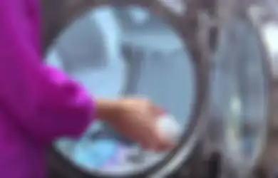 Mulai Sekarang Cobalah Tambahkan Alumunium Foil Saat Mengeringkan Pakaian, Rupanya Trik Ini Jika Dipraktikkan Akan Membuat Cucian Anda Mendapat Manfaat Tak Terduga Ini