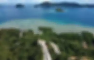 Salah satu keindahan pantai di Pulau Sumatera. Ini jawaban kondisi geografis Pulau Sumatera berdasarkan peta.