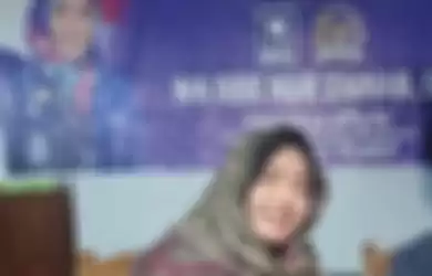 Wa Ode Nur Zainab, pengacara Nia Ramadhani yang berani menyebut fisik istri Ardi Bakrie berubah drastis selama menjalani rehabilitasi. 
