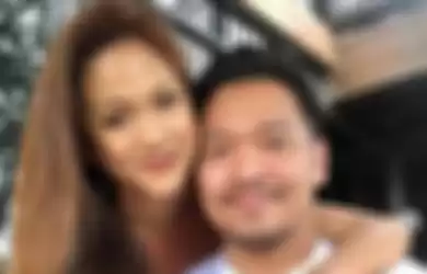 Walau kasus video 19 detik bareng Gisel masih jadi omongan, Nobu sepertinya nggak peduli. Nobu memamerkan sang pacar, Lidya Windasari.