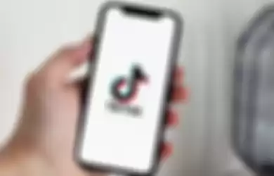 Ilustrasi cara menghilangkan iklan di TikTok agar bisa nyaman saat menggunakannya