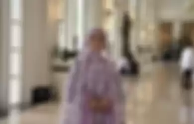 Tampilan anggun Lesti Kejora pakai dress lilac di pengajian jelang pernikahan