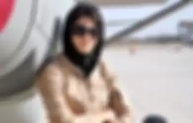 Foto Niloofar Rahmani yang tercatat sebagai pilot wanita pertama Afghanistan. Kini dia hidup nyaman di Amerika Serikat.