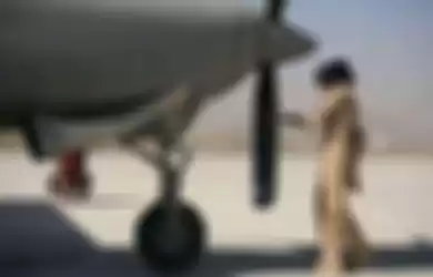 Foto Niloofar Rahmani yang tercatat sebagai pilot wanita pertama Afghanistan. Kini dia hidup nyaman di Amerika Serikat.